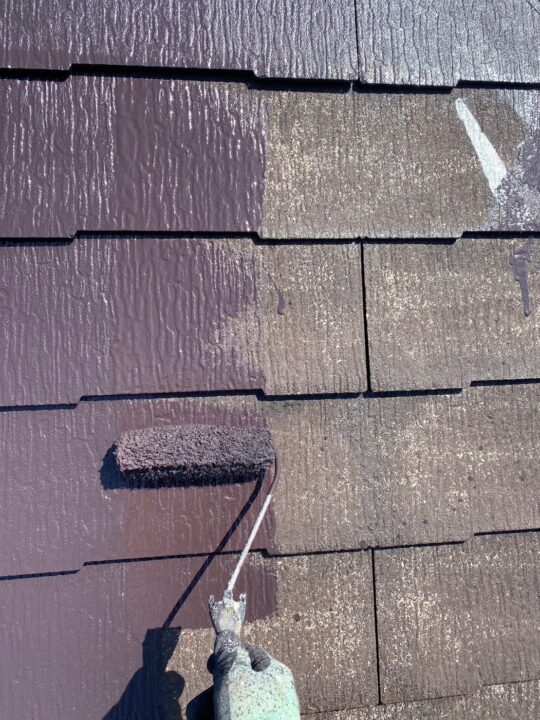 屋根塗装：中塗り
