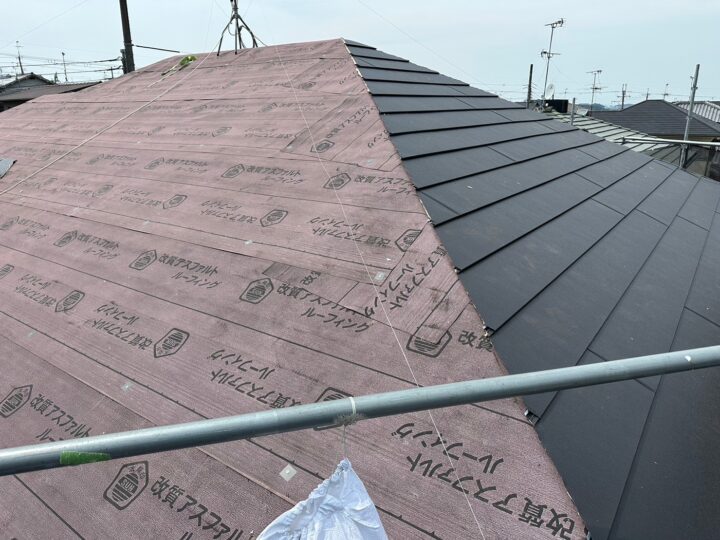 屋根：カバー工法
