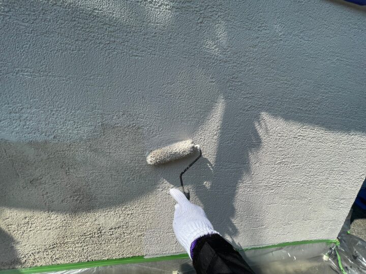 外壁塗装：中塗り