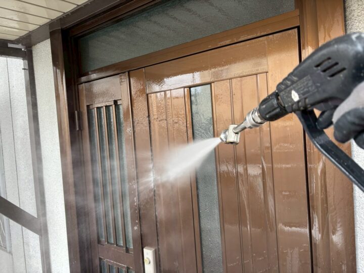 高圧洗浄:玄関ドア