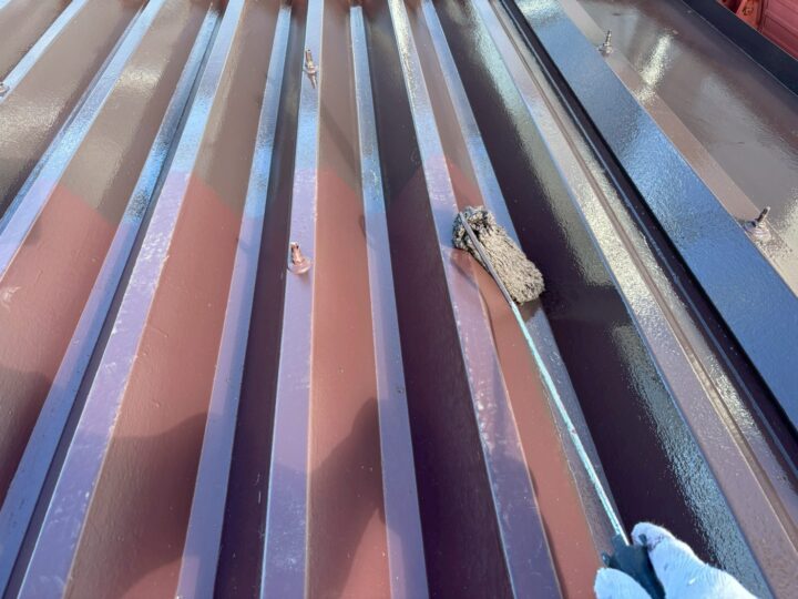 屋根塗装:中塗り