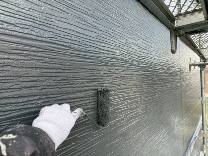 外壁塗装:中塗り