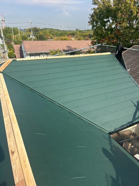 屋根カバー:スーパーガルテクト施工