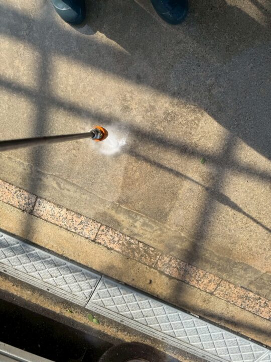 高圧洗浄:玄関タイル