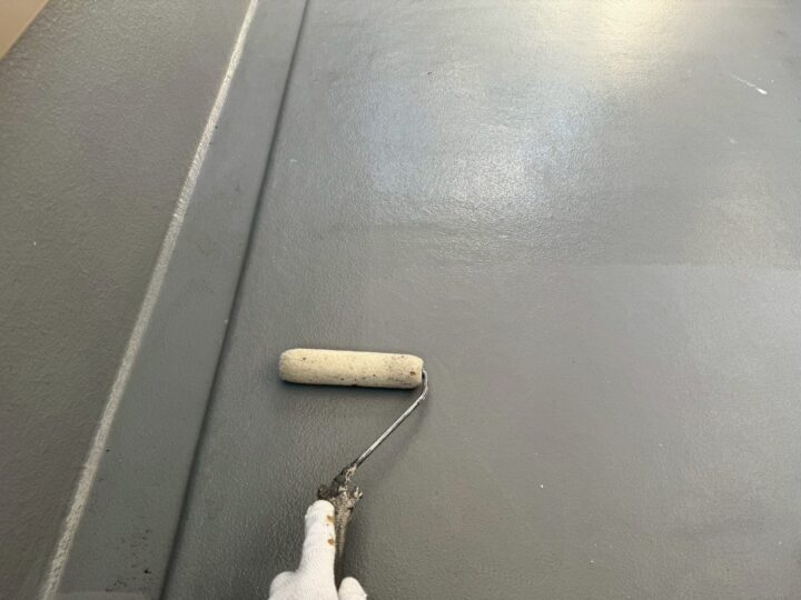 ベランダ防水:プライマー塗布