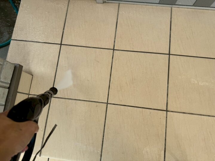 高圧洗浄:玄関タイル