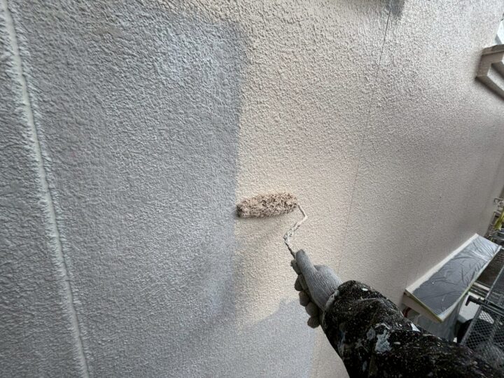 外壁塗装:中塗り