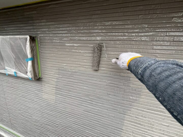 外壁塗装:中塗り