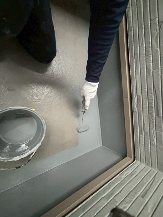 ベランダ防水:プライマー塗布